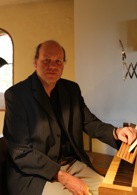 Organist Frank Westphal spielt in Coppengrave