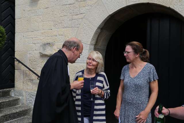 Ikone mit Klara von Assisi im Festgottesdienst in der St. Franziskuskirche gestiftet