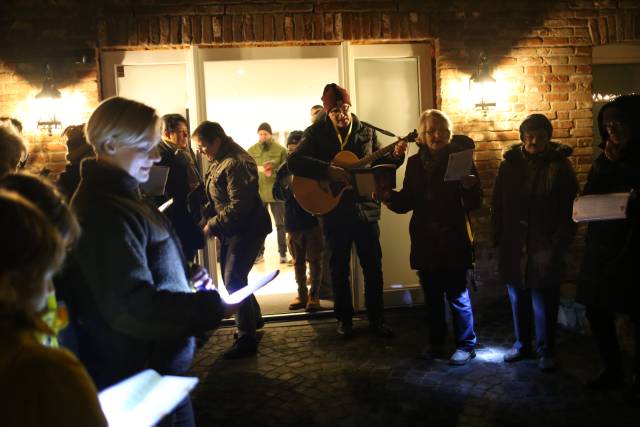 6. Türchen des "Lebendigen Adventskalenders" bei Familie Gustai in Fölziehausen