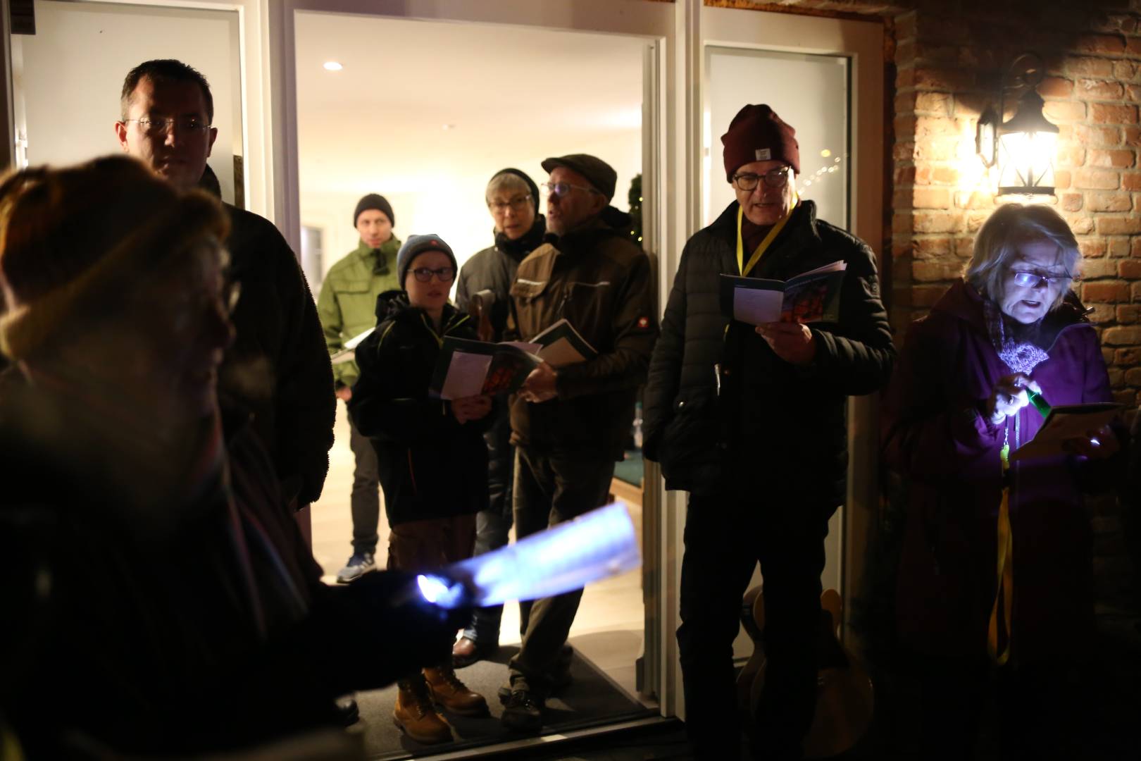 6. Türchen des "Lebendigen Adventskalenders" bei Familie Gustai in Fölziehausen