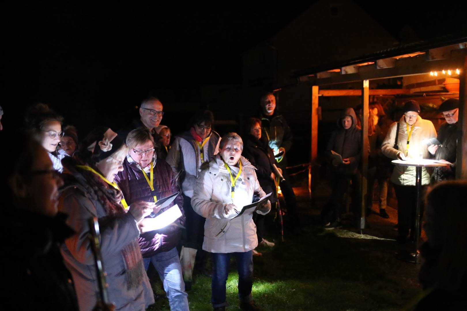 16. Türchen des "Lebendigen Adventskalenders" bei Familie Huwald in Duingen