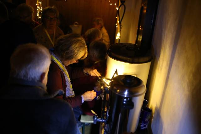 19. Türchen des "Lebendigen Adventskalenders" bei Familie Woscholski in Coppengrave