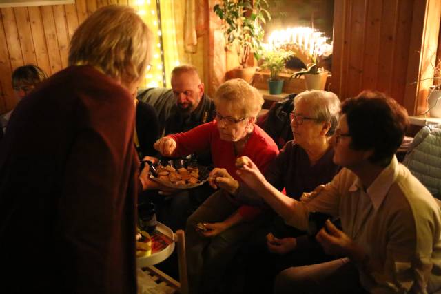 19. Türchen des "Lebendigen Adventskalenders" bei Familie Woscholski in Coppengrave