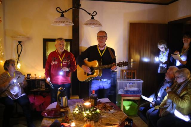 19. Türchen des "Lebendigen Adventskalenders" bei Familie Woscholski in Coppengrave