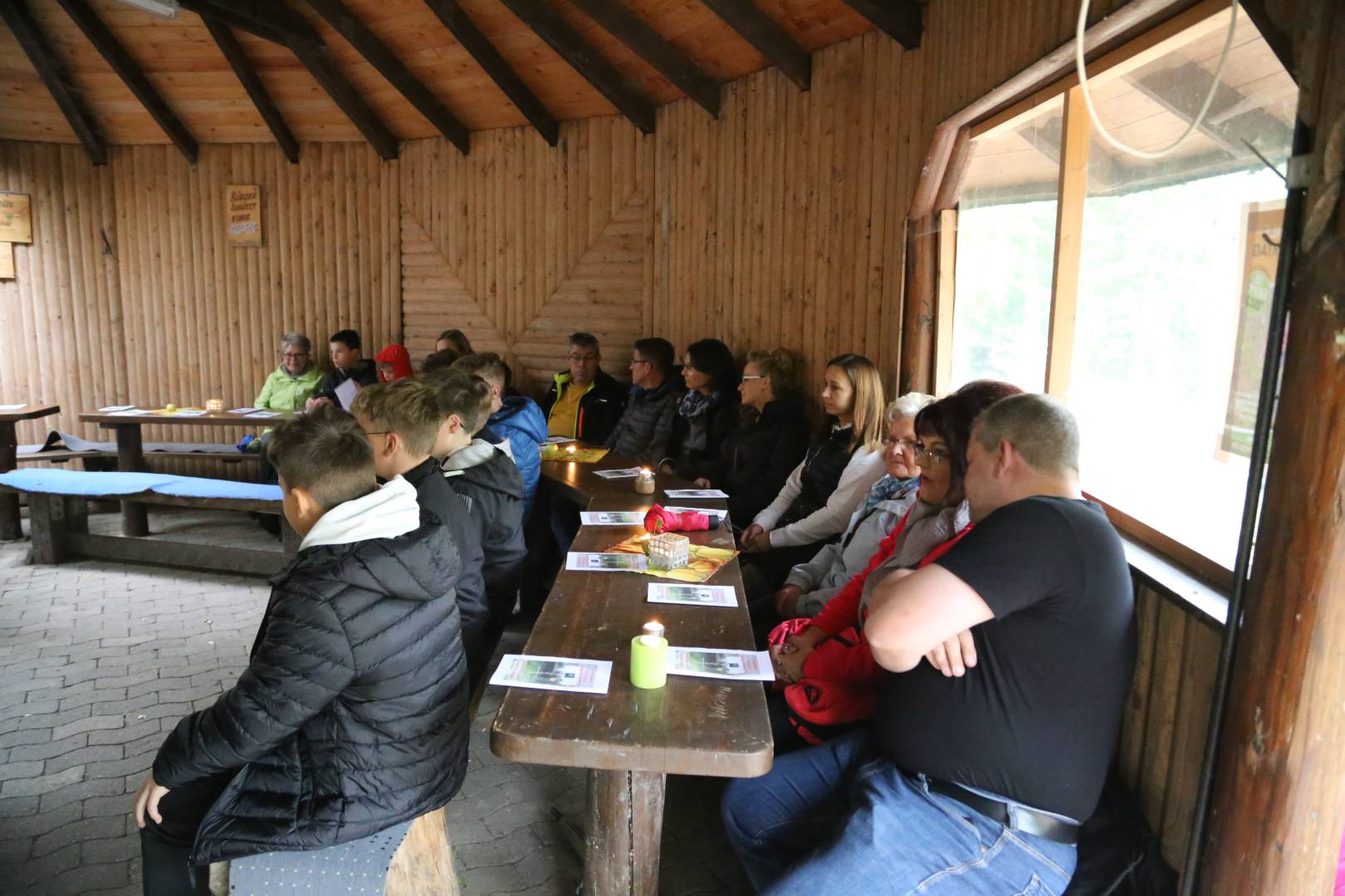 Begrüßungsgottesdienst der neuen Konfirmanden an der Köhlerhütte