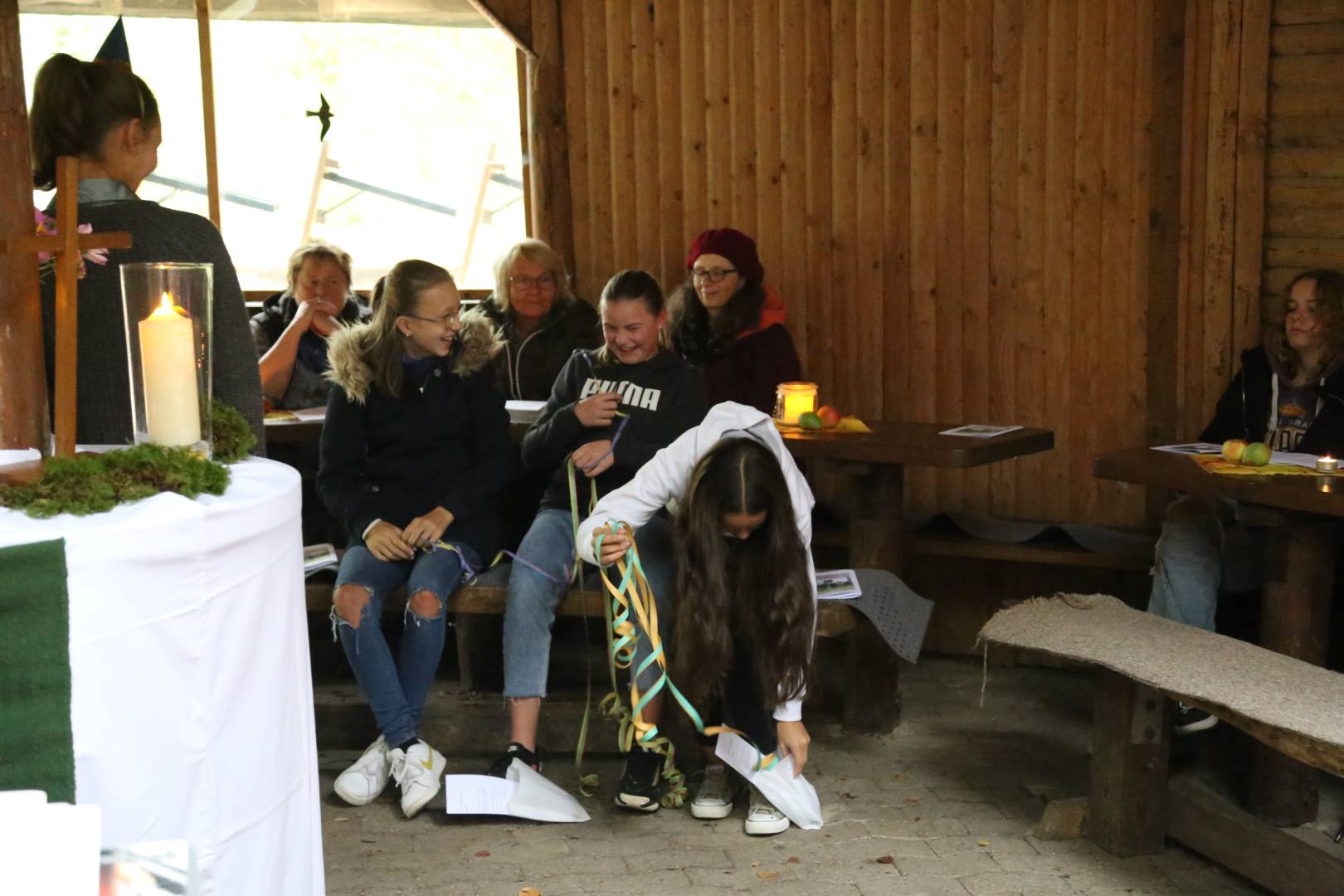 Begrüßungsgottesdienst der neuen Konfirmanden an der Köhlerhütte