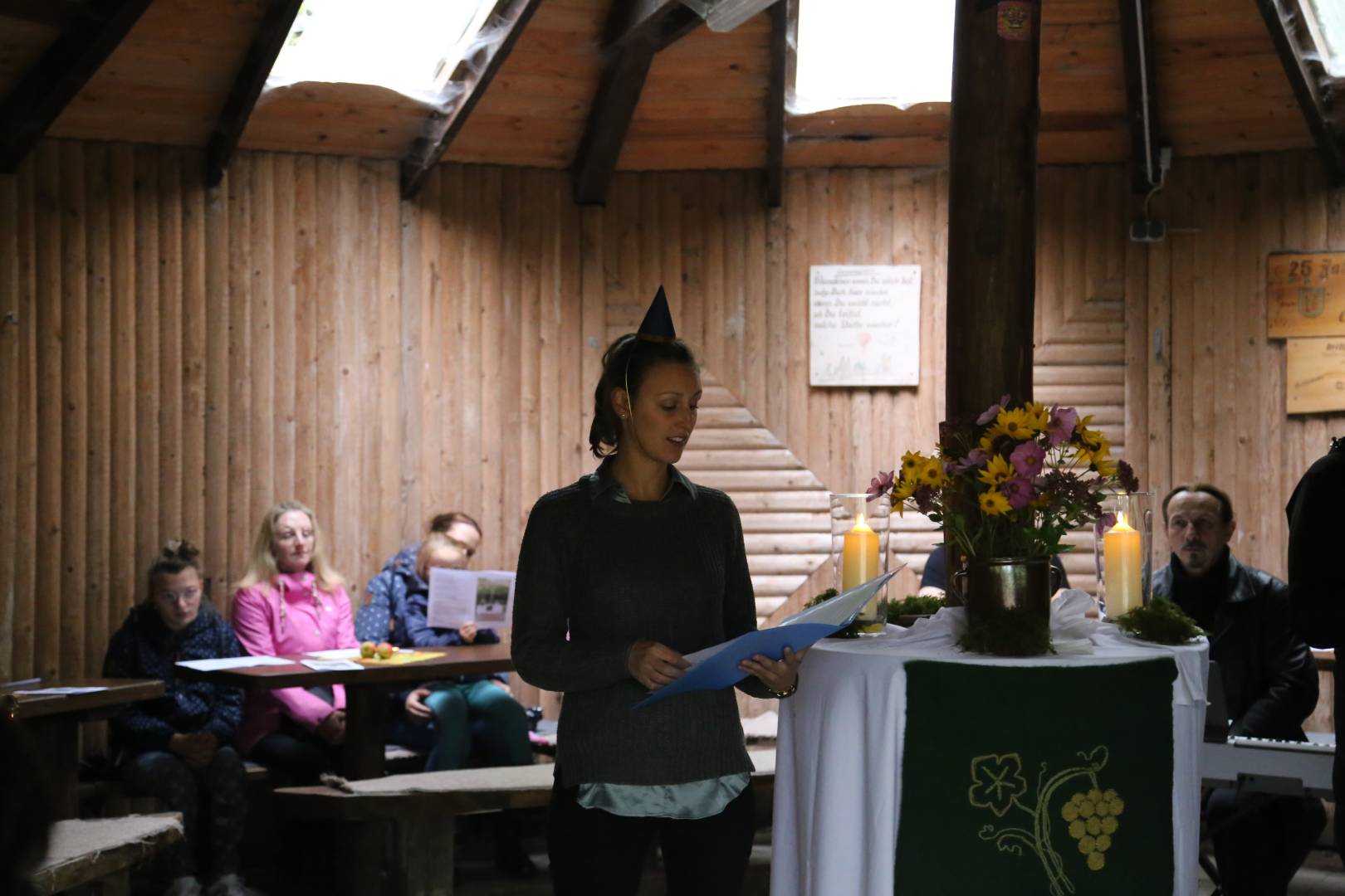 Begrüßungsgottesdienst der neuen Konfirmanden an der Köhlerhütte