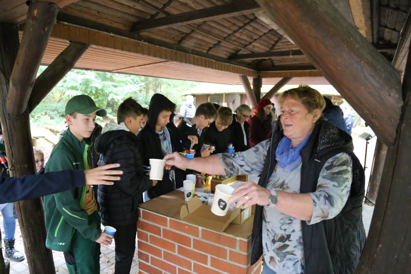 Begrüßungsgottesdienst der neuen Konfirmanden an der Köhlerhütte