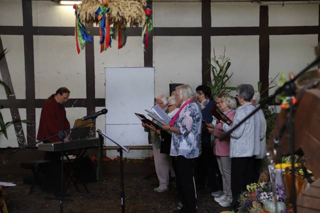 Ökumenisches Erntedankfest in der Reithalle in Coppengrave