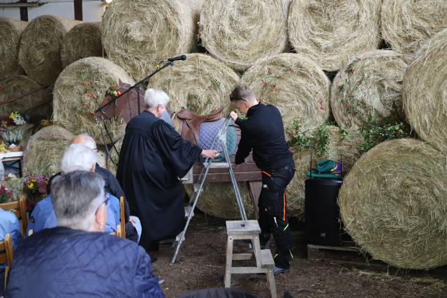 Ökumenisches Erntedankfest in der Reithalle in Coppengrave