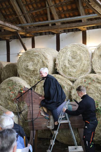 Ökumenisches Erntedankfest in der Reithalle in Coppengrave