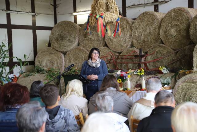 Ökumenisches Erntedankfest in der Reithalle in Coppengrave