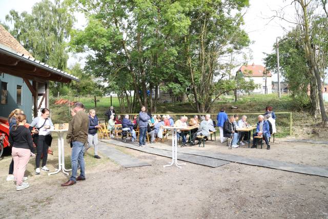 Ökumenisches Erntedankfest in der Reithalle in Coppengrave