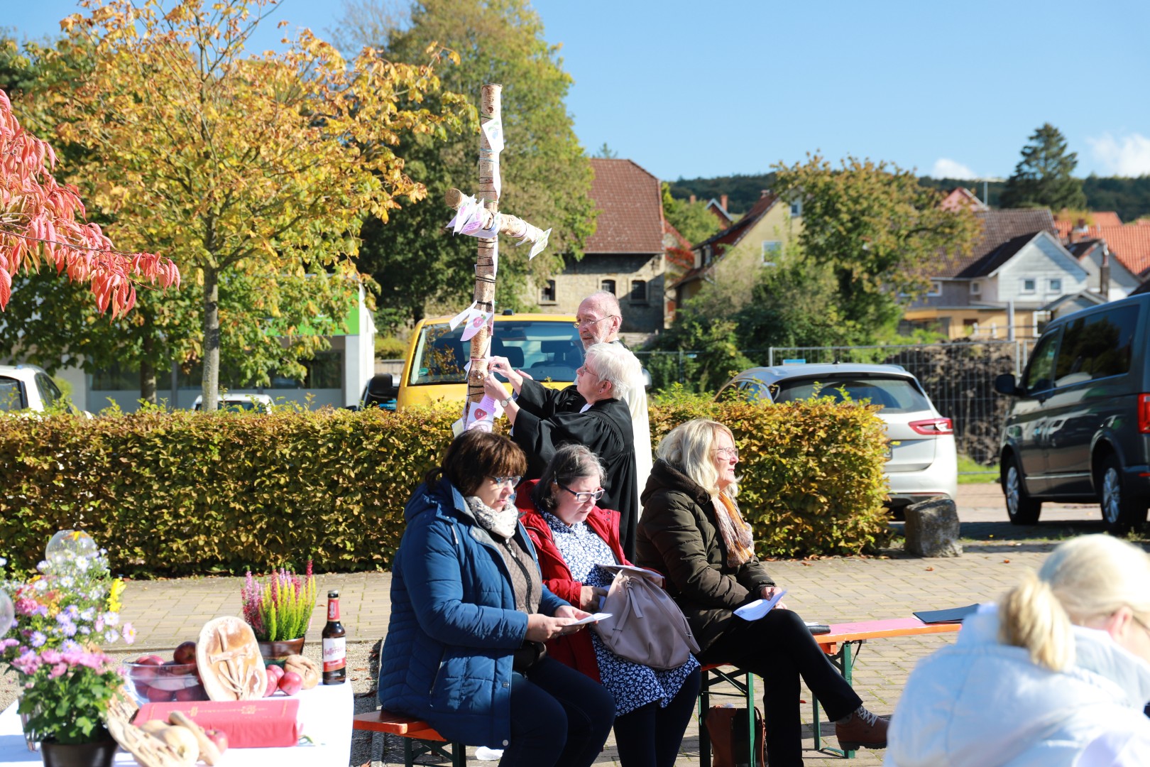 Ökumenisches Erntedankfest auf dem Marktplatz in Duingen