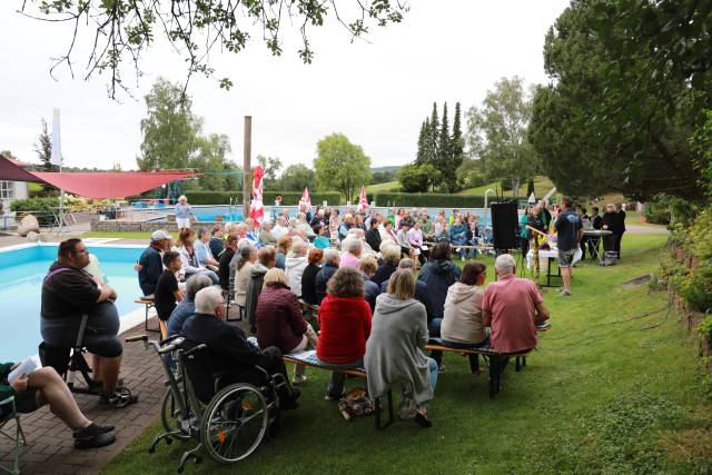 Open-Air Gottesdienst im Hilsbad