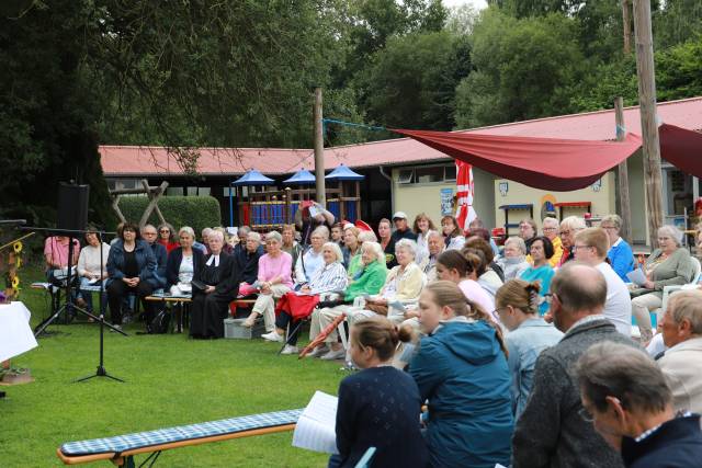 Open-Air Gottesdienst im Hilsbad