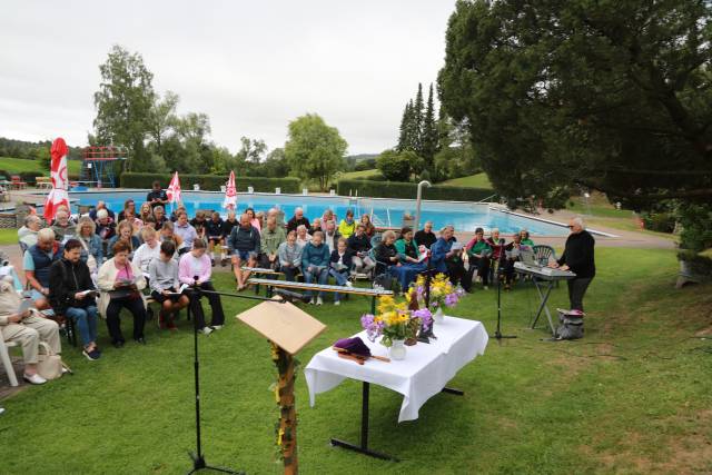 Open-Air Gottesdienst im Hilsbad