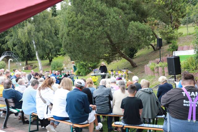 Open-Air Gottesdienst im Hilsbad
