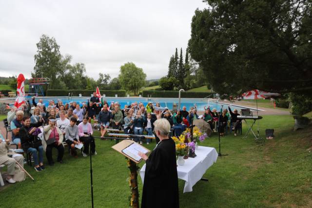 Open-Air Gottesdienst im Hilsbad
