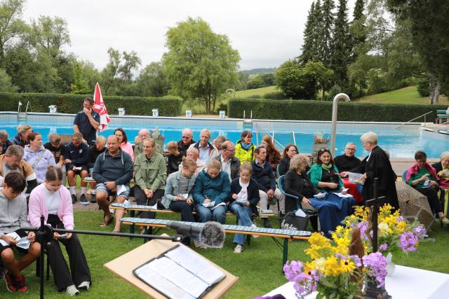 Open-Air Gottesdienst im Hilsbad
