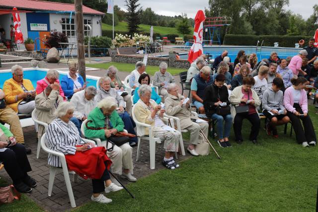 Open-Air Gottesdienst im Hilsbad