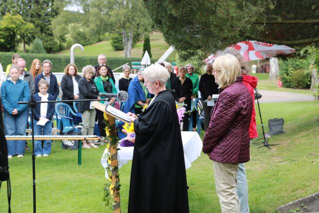 Open-Air Gottesdienst im Hilsbad