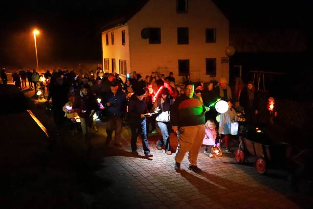 Martinsandacht mit Laternenumzug