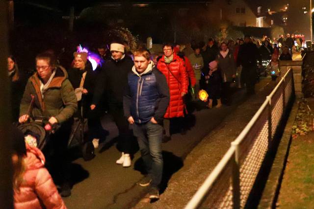 Martinsandacht mit Laternenumzug