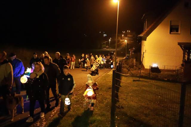 Martinsandacht mit Laternenumzug