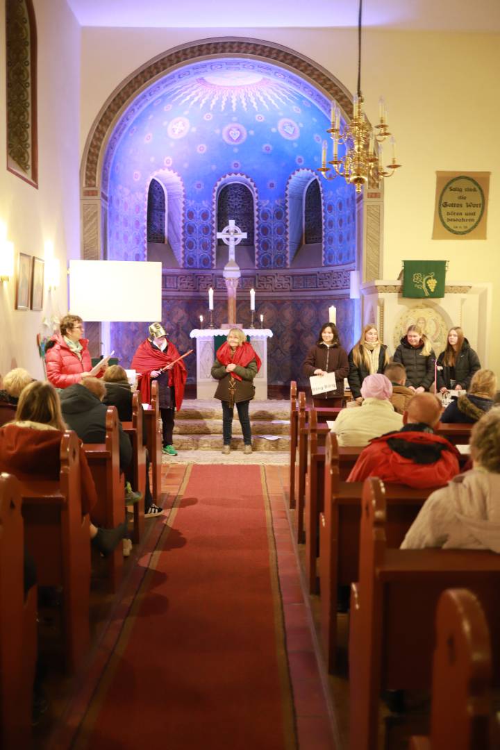 Martinsandacht mit Laternenumzug