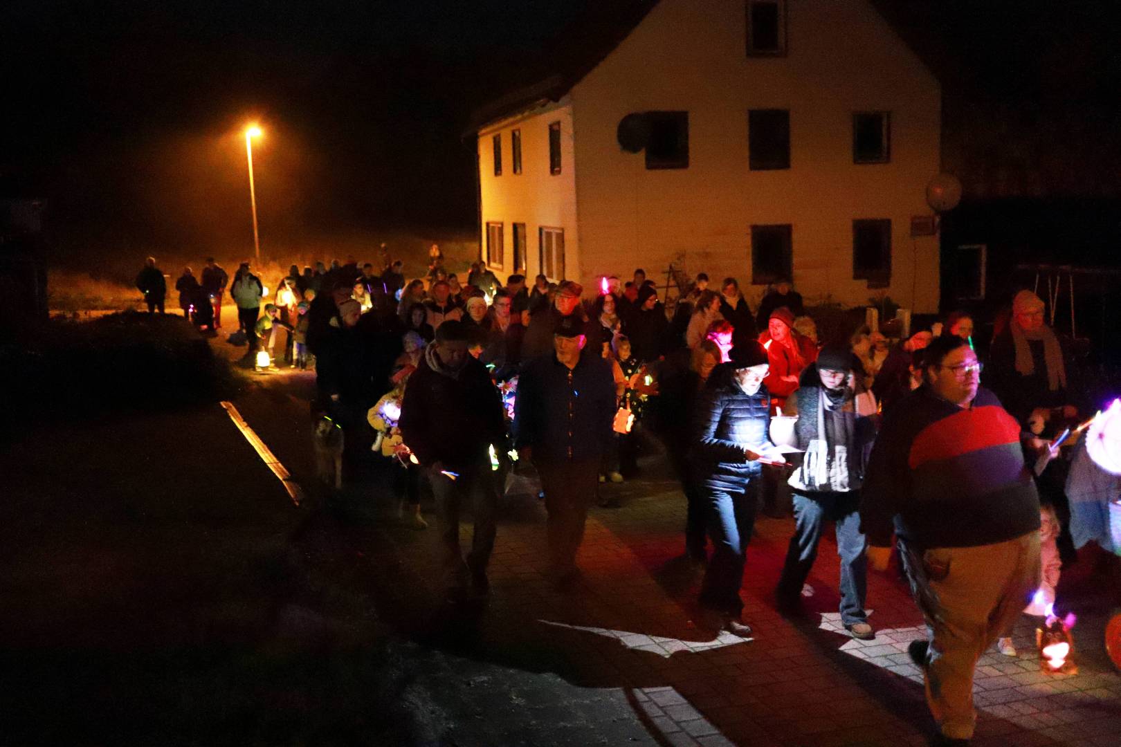 Martinsandacht mit Laternenumzug