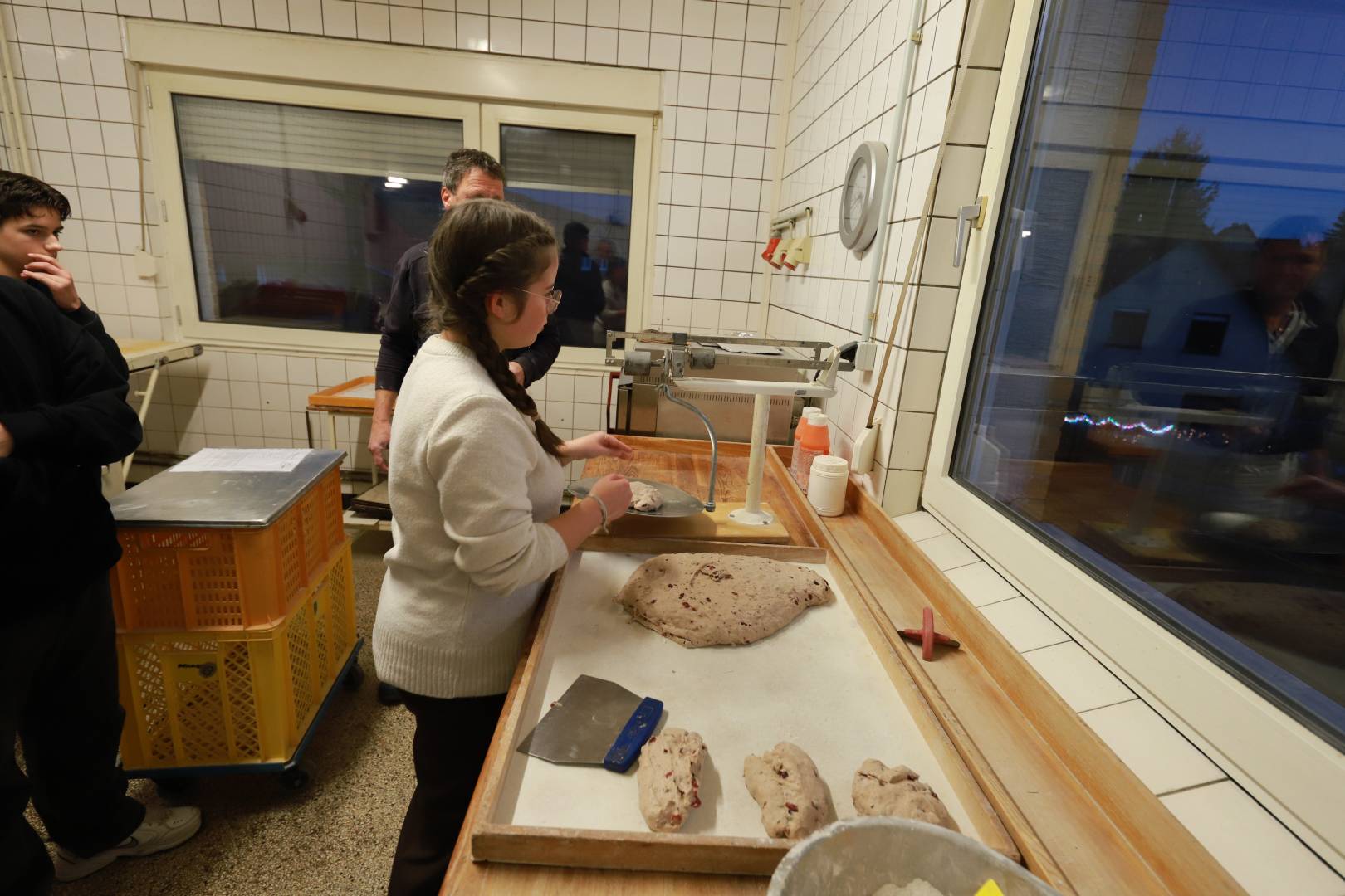 Unsere Konfirmanden backen Brot