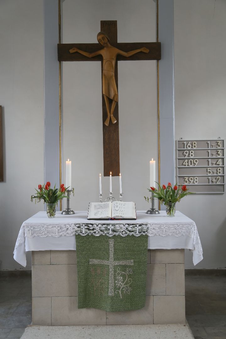 Ansichten der Allerheiligen-Kapelle in Capellenhagen