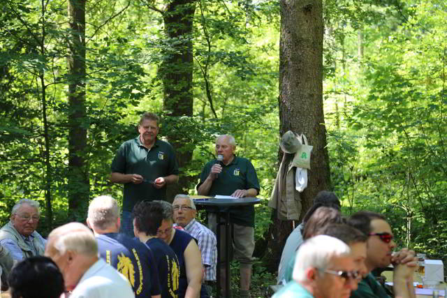 Zum 50 jährigen Jubiläum gratuliert der KV Coppengrave dem Heimat und Verkehrsverein "Hilsmulde"