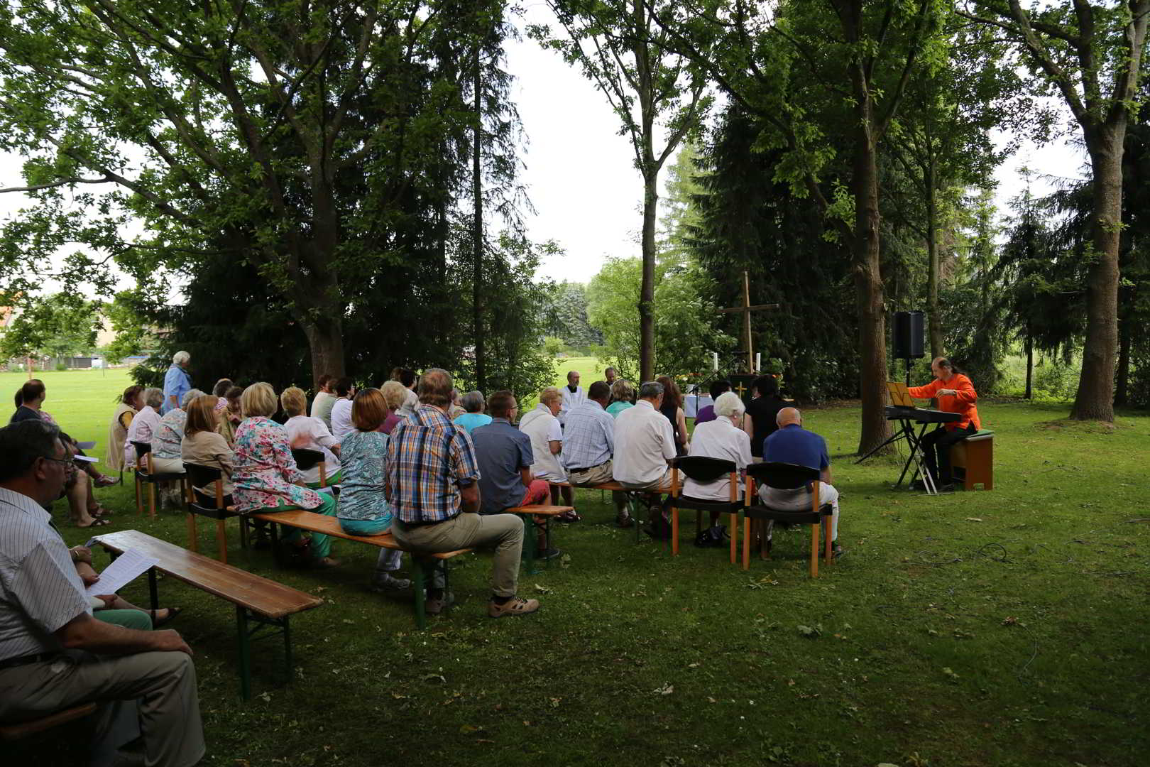 Ökumenischer Pfingstgottesdienst in Weenzen