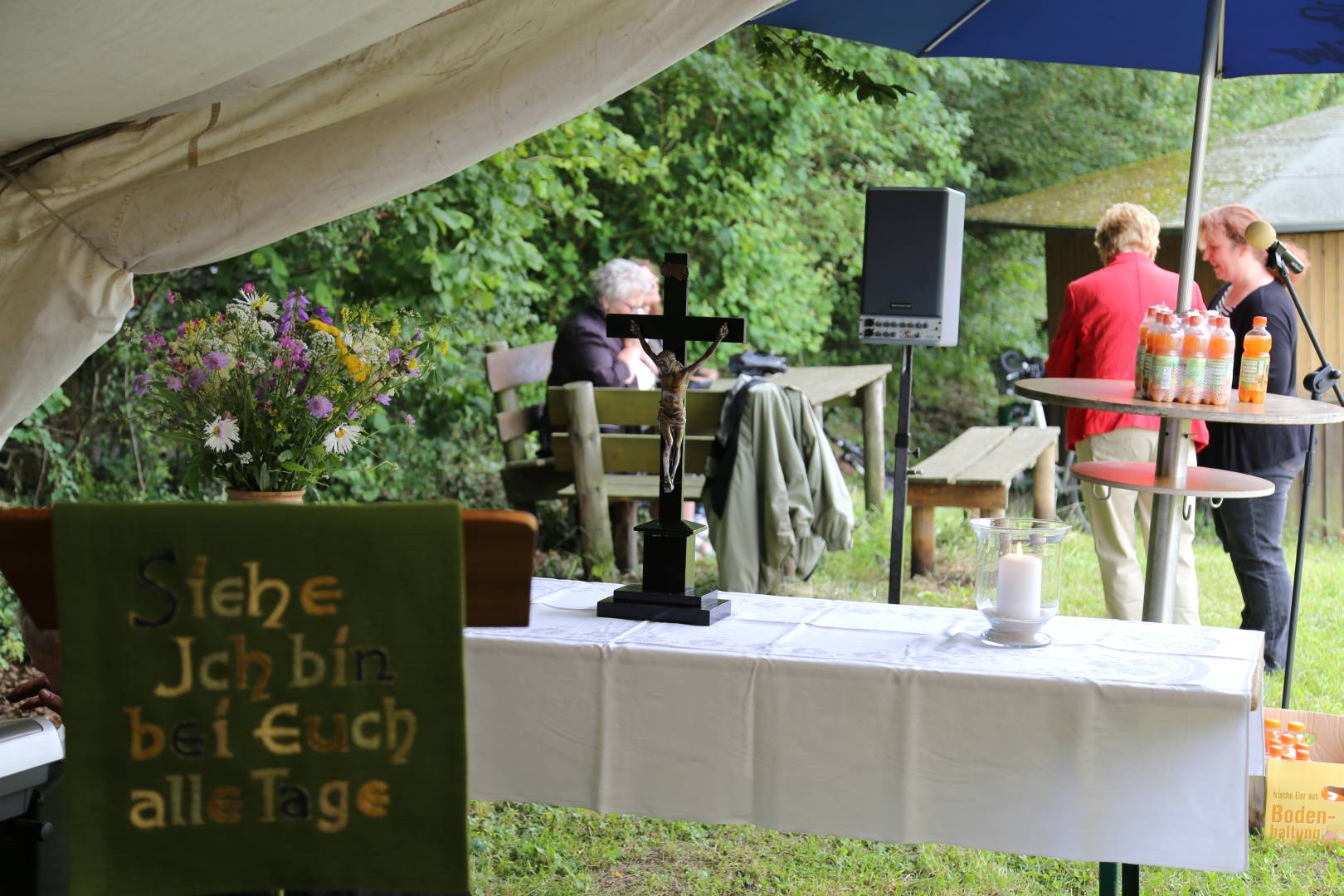 Freiluftgottesdienst an der Milchbrinkhütte in Capellenhagen