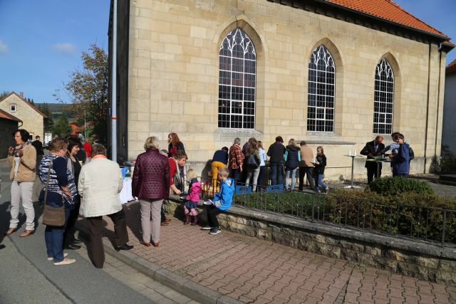 Erntedankgottesdienst mit Begrüßung der Vorkonfirmanden in Weenzen