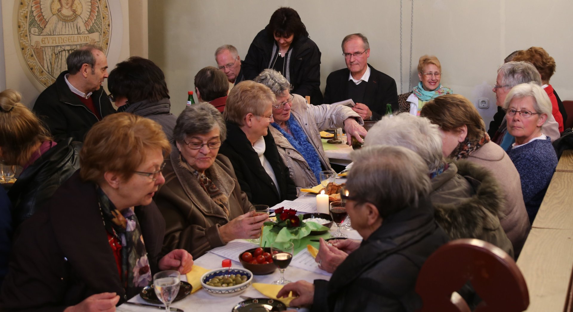 Tischabendmahl am Gründonnerstag in der St. Franziskuskirche