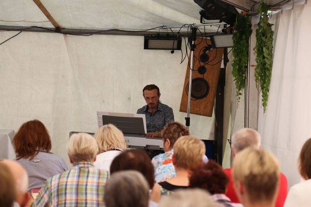 Gottesdienst zum Abschluss des Dorffestes in Fölziehausen.