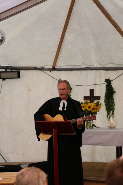 Gottesdienst zum Abschluss des Dorffestes in Fölziehausen.