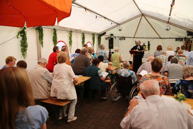 Gottesdienst zum Abschluss des Dorffestes in Fölziehausen.