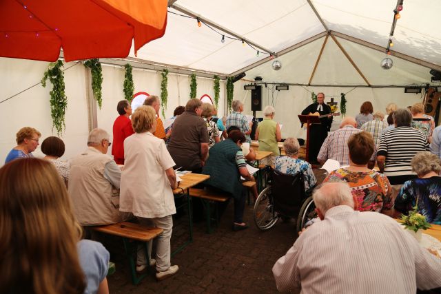 Gottesdienst zum Abschluss des Dorffestes in Fölziehausen.