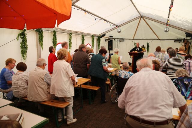 Gottesdienst zum Abschluss des Dorffestes in Fölziehausen.