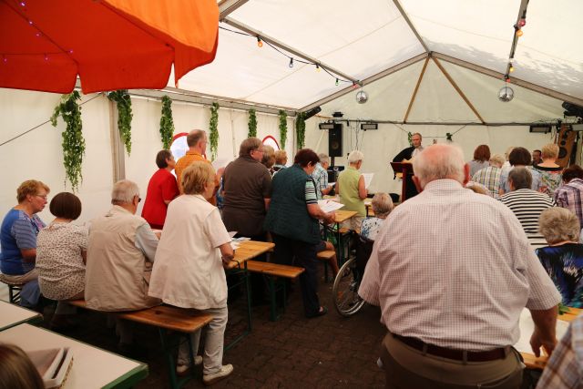 Gottesdienst zum Abschluss des Dorffestes in Fölziehausen.