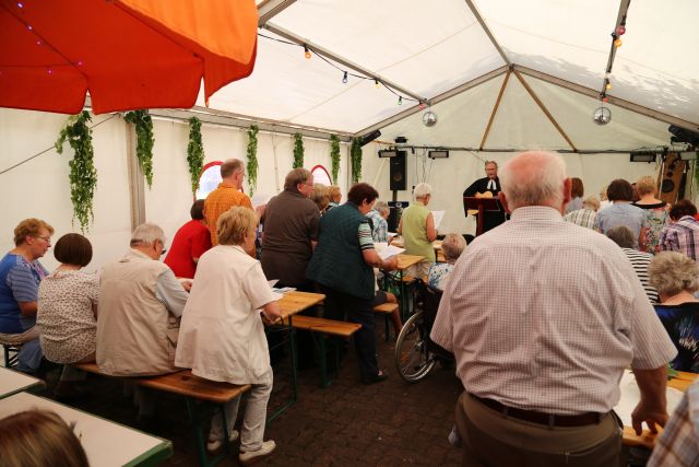 Gottesdienst zum Abschluss des Dorffestes in Fölziehausen.