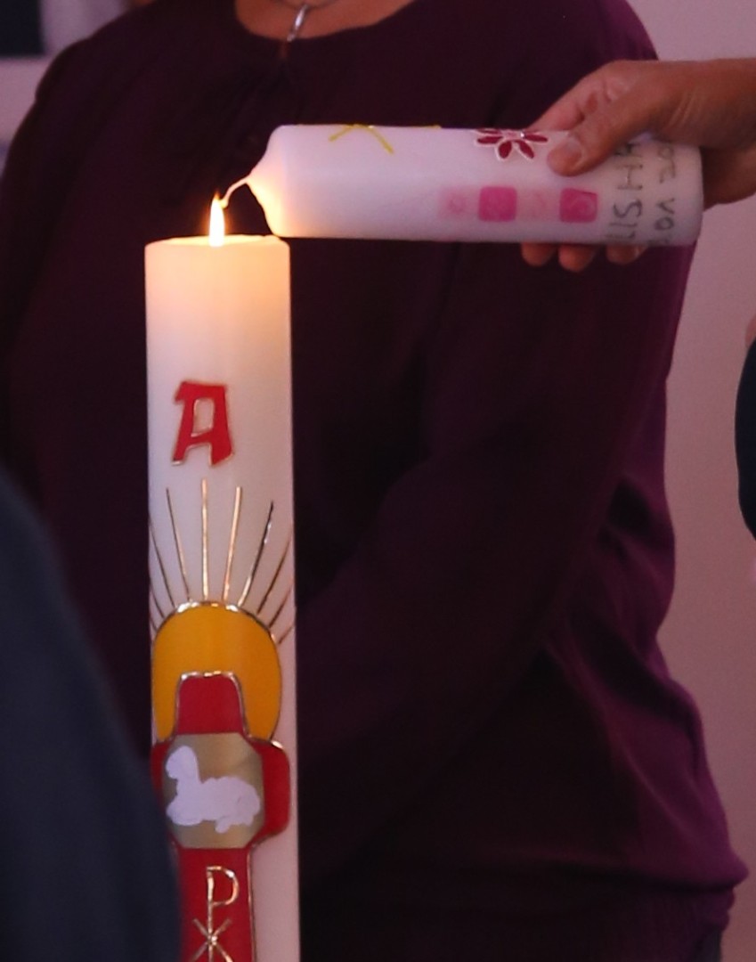 Taufe von Alisha Dreyer im Erntedankgottesdienst in der St. Maternuskapelle in Weenzen