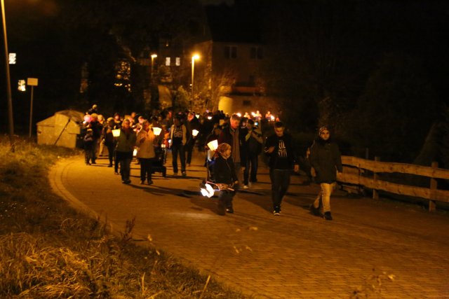 Martinsandacht mit Laternenumzug