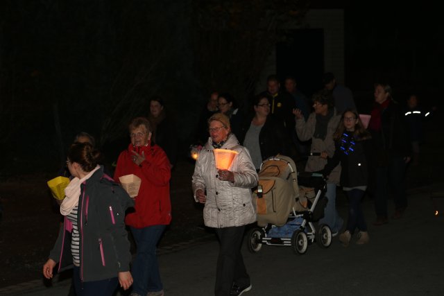 Martinsandacht mit Laternenumzug