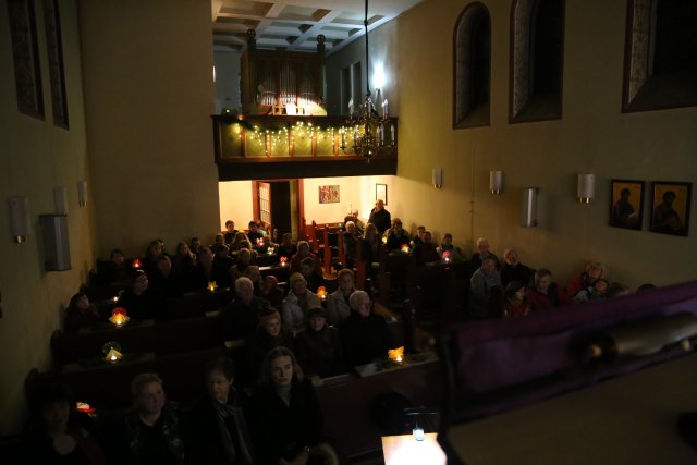 Lichtergottesdienst zum 1. Advent in der St. Franziskuskirche