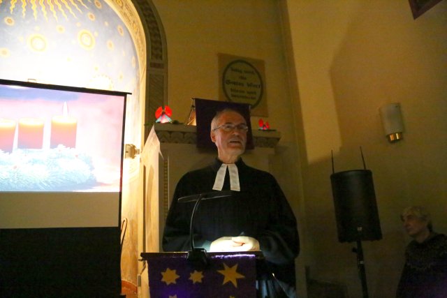 Lichtergottesdienst zum 1. Advent in der St. Franziskuskirche